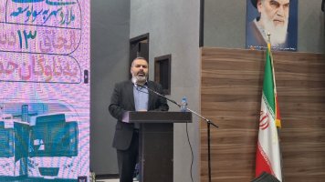 آیین الحاق ۱۳ دستگاه اتوبوس صفر کیلومتر به ناوگان حمل ونقل شهری ملارد در سالن همایش شورای اسلامی شهر ملارد